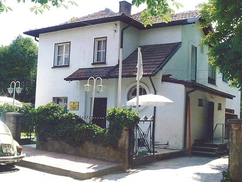 Dernek Binası
